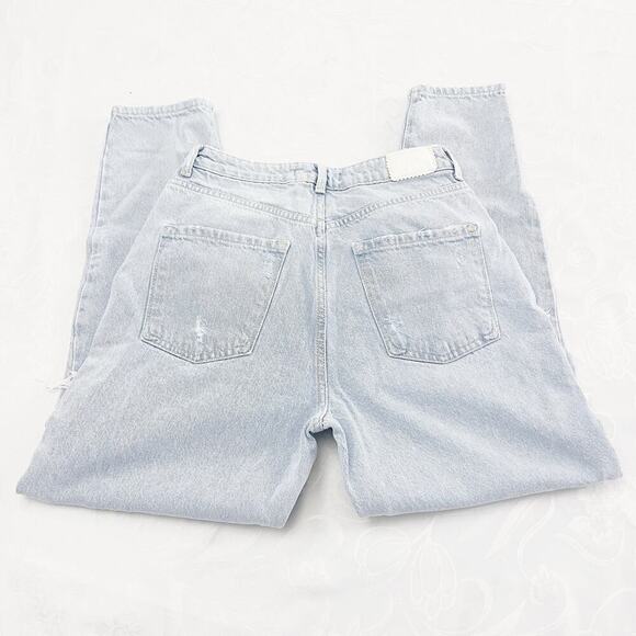 Zara Light Wash Denim Jeans Mom Fit Ripped Knees SZ06 - Picture 10 of 10